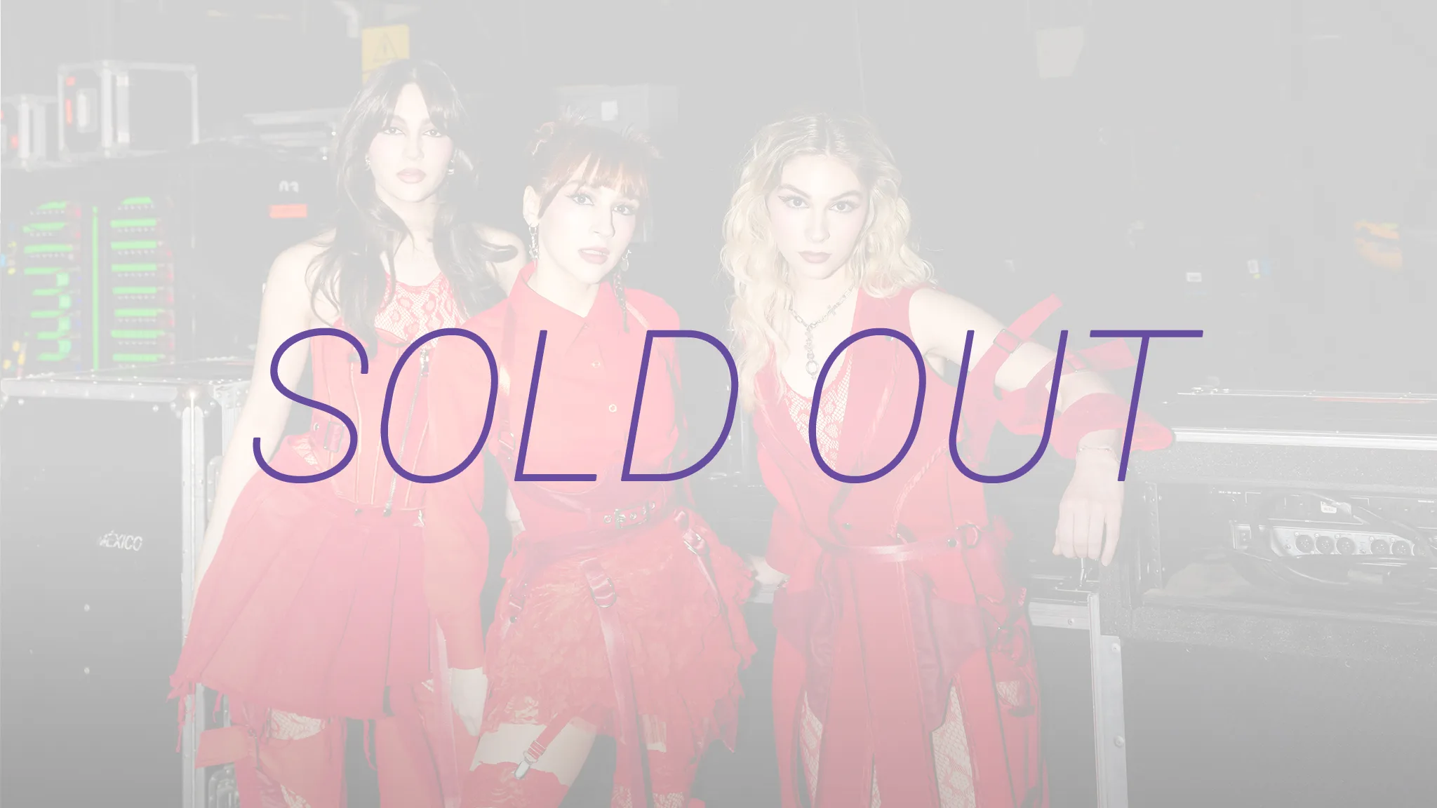 071225_THEWARNING_soldout