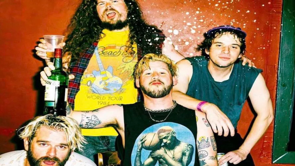 19201080_WAVVES