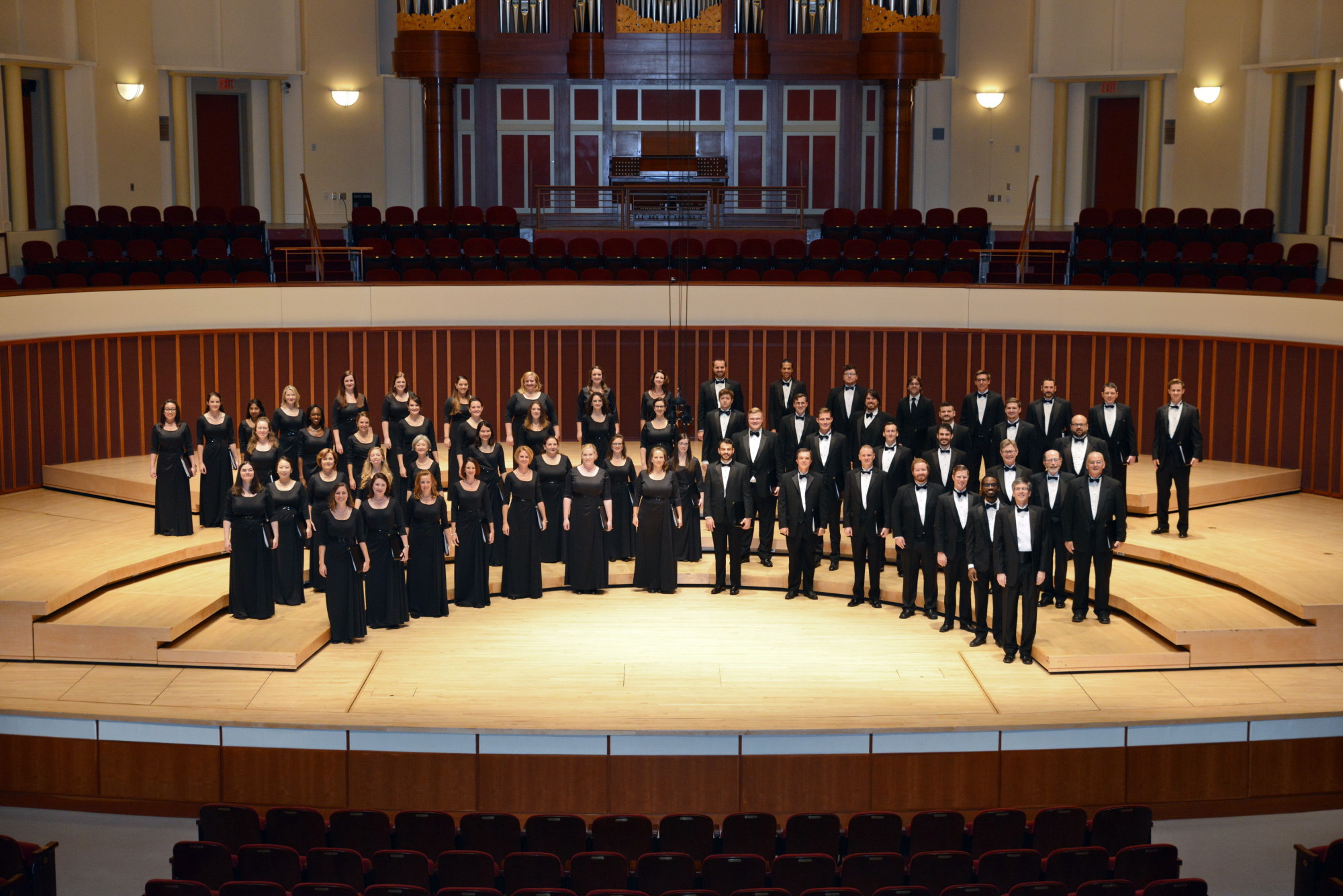 GroupphotoonStage-2