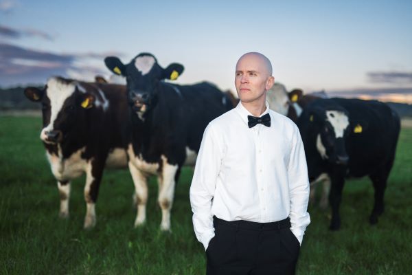 Jens_Lekman_photo_Ellika-Henrikson_2025_08